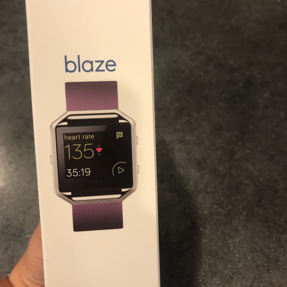 FitBit Blaze Smart Watch- Small purple - Picture 6 of 6
